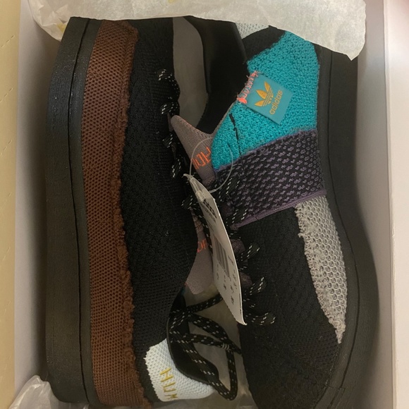 Adidas Pharrell Williams Superstar Shoes - Picture 8 of 13